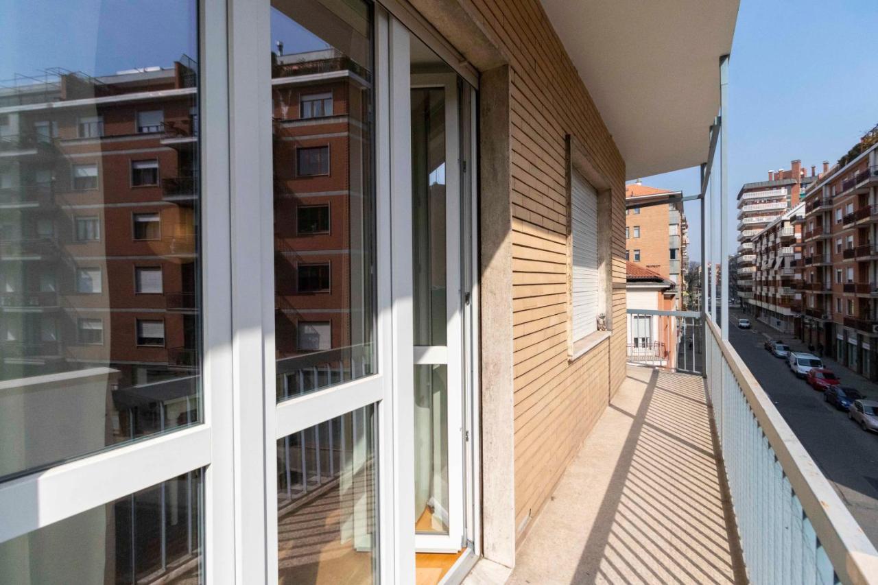 Apartment Ca' 50 Modern Balcony Flat