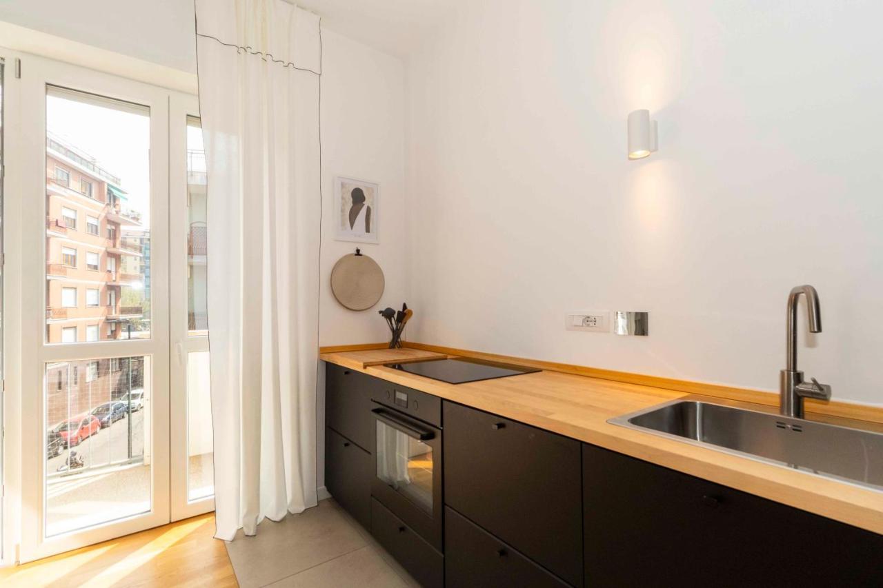 Ca' 50 Modern Balcony Flat Apartment Turin